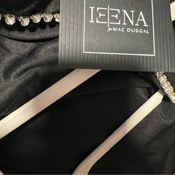 MAC DUGGAL NWT 26583 Black Sleeveless Crystal Scoop Column Gown SIZE 4 - Picture 11 of 11